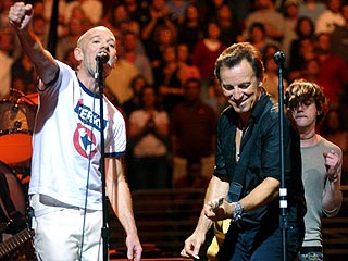 Springsteen, Stipe Hop On Kerry Bandwagon