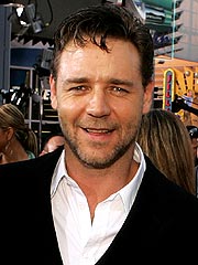 Russell Crowe Mocks Phone-Throwing Incident