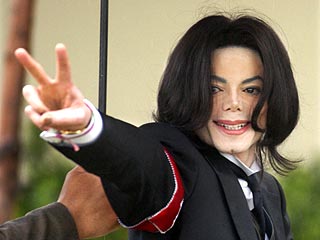 Prosecutors Target Jacko in Trial Opener