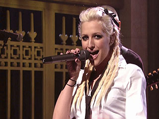 Ashlee Simpson Makes SNL Comeback