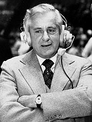 Leading Sportscaster Curt Gowdy Dies