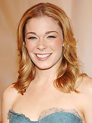LeAnn Rimes on the Mend After Leg Surgery