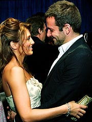 Bradley Cooper & Jennifer Esposito Engaged