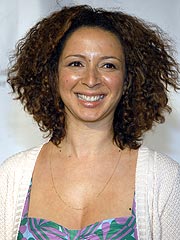 Maya Rudolph Bugged by Infested Apartment
