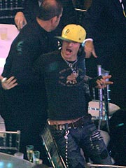 Tommy Lee, Kid Rock Brawl at Video Music Awards