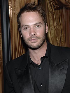 Barry Watson: Ready for His Samantha Who? Threesome