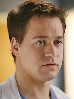 T.R. Knight Asks to Leave Grey's Anatomy : People.com