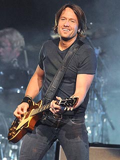 Keith Urban Suffers a Slipped Disc