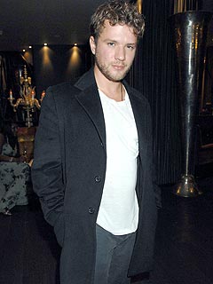 Ryan Phillippe Dotes On His Kids Over Dinner