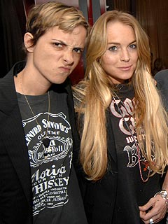 Lindsay and Samantha 'Very Affectionate' in Chicago