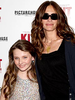 Kit Kittredge Fans Get Doll-ed Up for Abigail Breslin