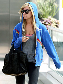 Ashley Tisdale & Her Mom Pamper Themselves in L.A.