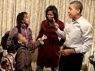Sasha & Malia Obama Start Their New School