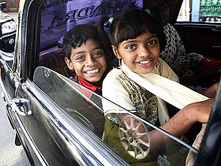 Slumdog Producers Donate $740,000 to Indian Kids