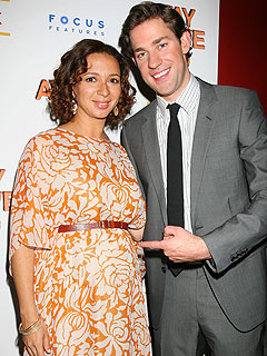 Dressing Up Proves a Chore for Pregnant Maya Rudolph