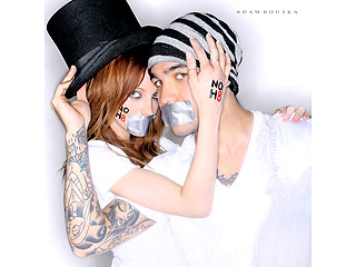 PHOTO: Ashlee and Pete Go Mum for a Cause