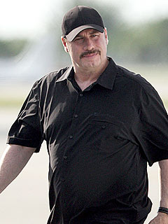 PHOTO: Grieving John Travolta Has Quiet Lunch Alone