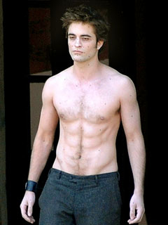 Fans Go Wild for a Shirtless Rob Pattinson!