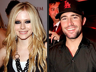 Avril & Brody Take Their Romance Clubbing