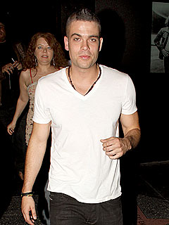 Glee's Mark Salling Celebrates First Album with Pizza and Beer