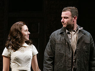 Scarlett Johansson Is 'Utterly Dreamy' in First Broadway Role