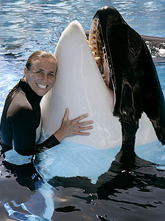 SeaWorld Trainer Laid to Rest in Illinois