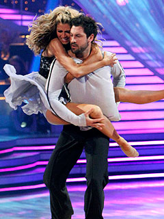 Erin Andrews Hip-Shakes Her Way to the Top on Dancing