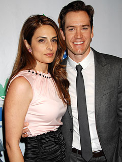 Mark-Paul Gosselaar's Ex Files for Joint Custody of Kids