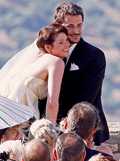 Gemma Arterton Pulls Off Secret Wedding in Spain