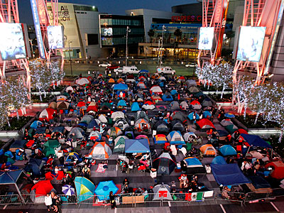 Twi-Hards Camp Out 96 Hours Before Eclipse Premiere