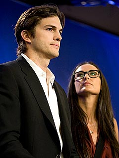 Demi & Ashton Show United Front at Clinton Global Initiative