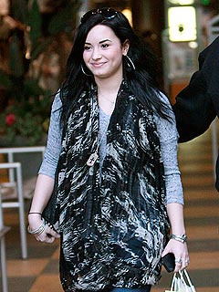 Celeb Sightings: Demi Lovato, Sarah Jessica Parker, Kanye West