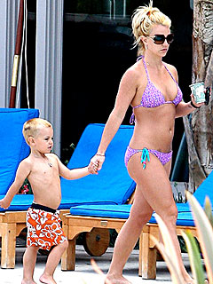 Celeb Sightings: Britney Spears, Leonardo DiCaprio, Justin Bieber