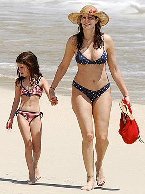 Stephanie Seymour Pictures in Bikini