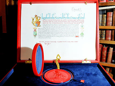 Queen Elizabeth OKs Prince William, Kate Middleton Wedding (Officially)