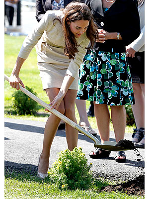 Prince William, Kate Canada Visit: Shrub Planting