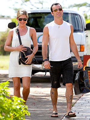 Jennifer Aniston & Justin Theroux's Romantic Hawaiian Getaway
