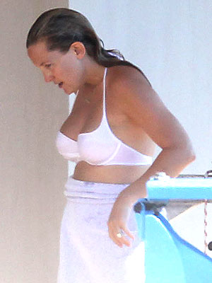 Kate Hudson Bikini Photo