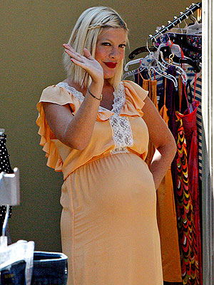 Tori Spelling Visits Big Brother 13 - Recap
