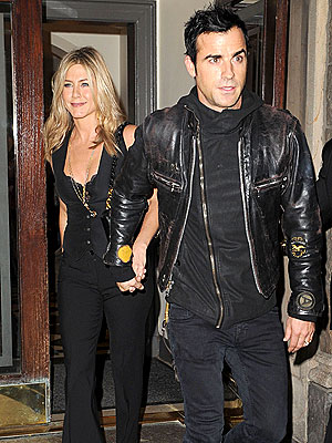 Jennifer Aniston Not Engaged, Not Pregnant, She Says