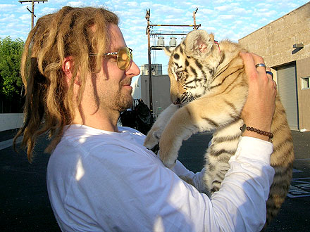 Bradley Cooper with Dreadlocks – and a Tiger!