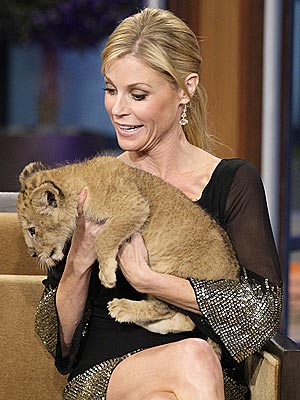 Julie Bowen with Lion Cub on Jay Leno: Photo