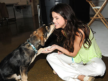 Selena Gomez Kisses Puppy Baylor: Photo