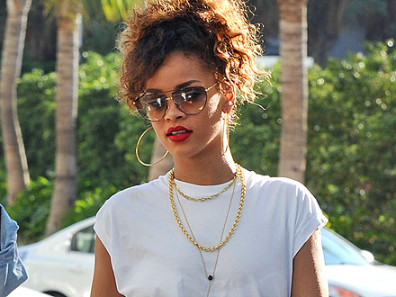 Rihanna Surprises (and Delights) Miami Shoppers