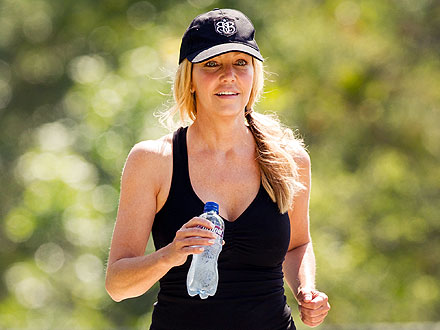 A 'Happy' Heather Locklear Emerges from Seclusion – for Mexican Food!