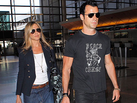 Jennifer Aniston & Justin Theroux Take Romantic Trip to Paris