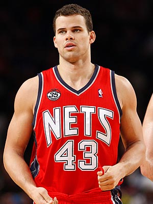 kris-humphries-300.jpg