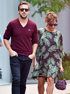 Ryan Gosling, Eva Mendes Dating; Go Sightseeing at Niagara Falls