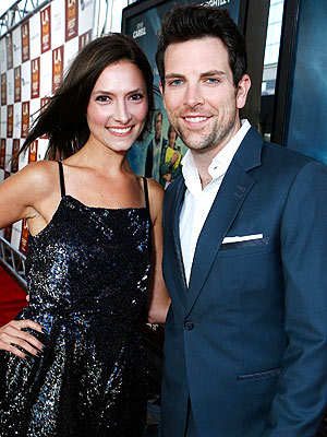 The Voice's Chris Mann Engaged to Laura Perloe