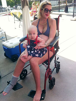 July 4th: Tori Spelling Spends Holiday in Wheelchair